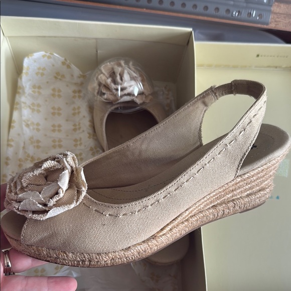 Naturalizer Shoes - Naturalizer Tan Wedge Sandals Espadrilles 8.5